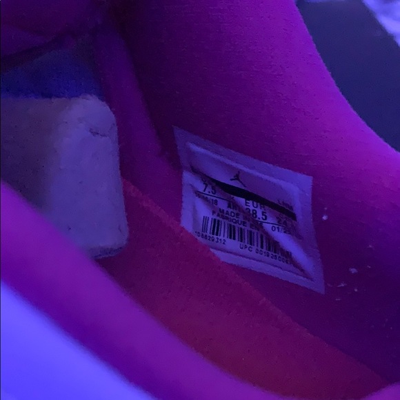 Air Jordan 11 Retro Low - Picture 3 of 6